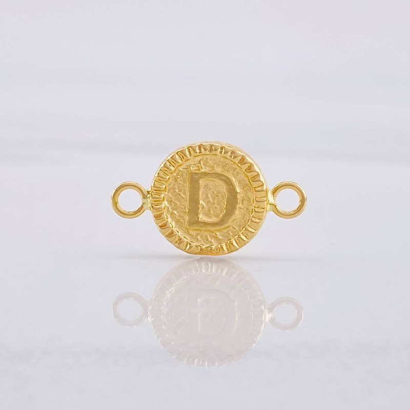 Charm Circle Letter D 0.55g / 3/4 in Yellow Gold 18K