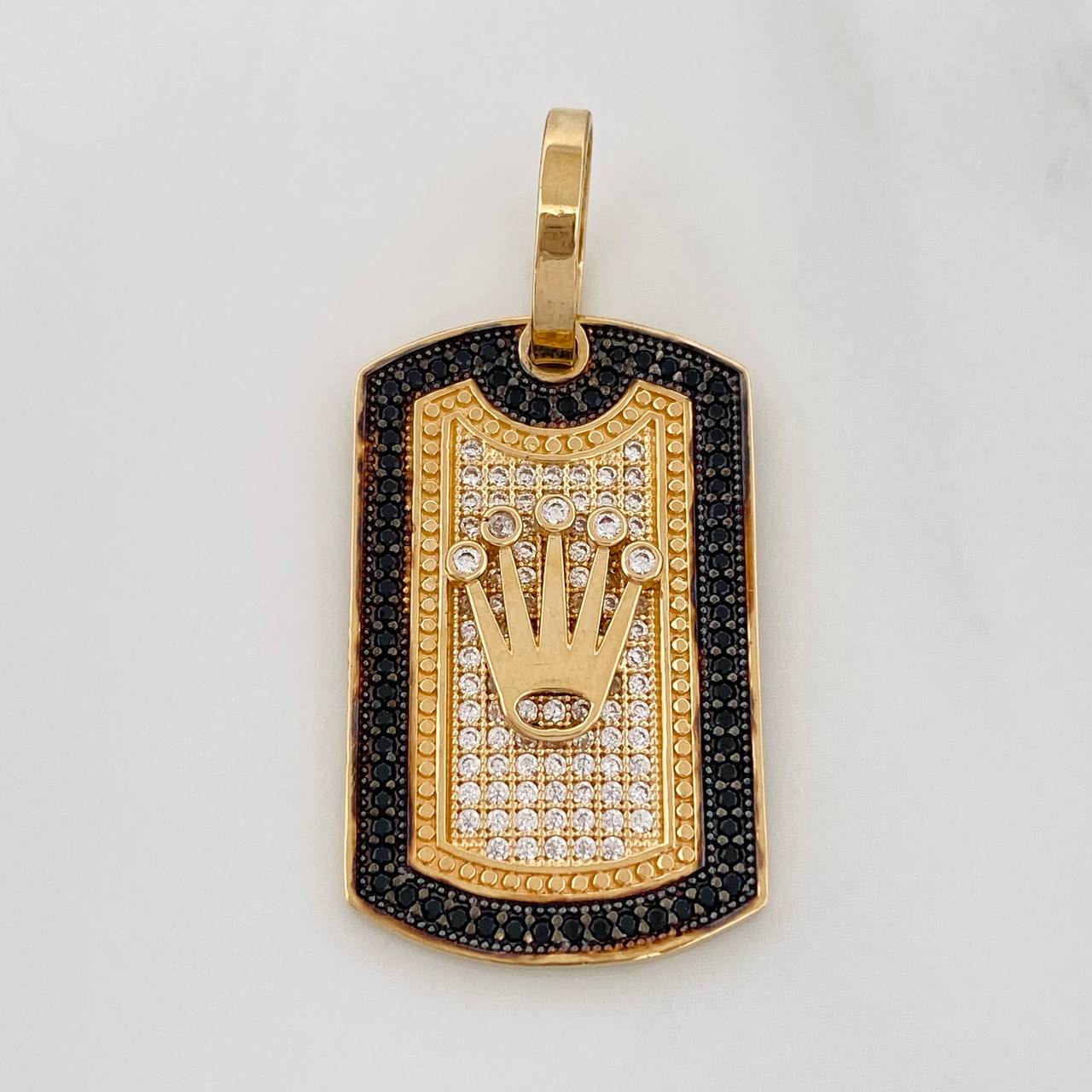 Pendant Medal Crown 7.1g / 1 1/2 in Two Golds Black Yellow 18K