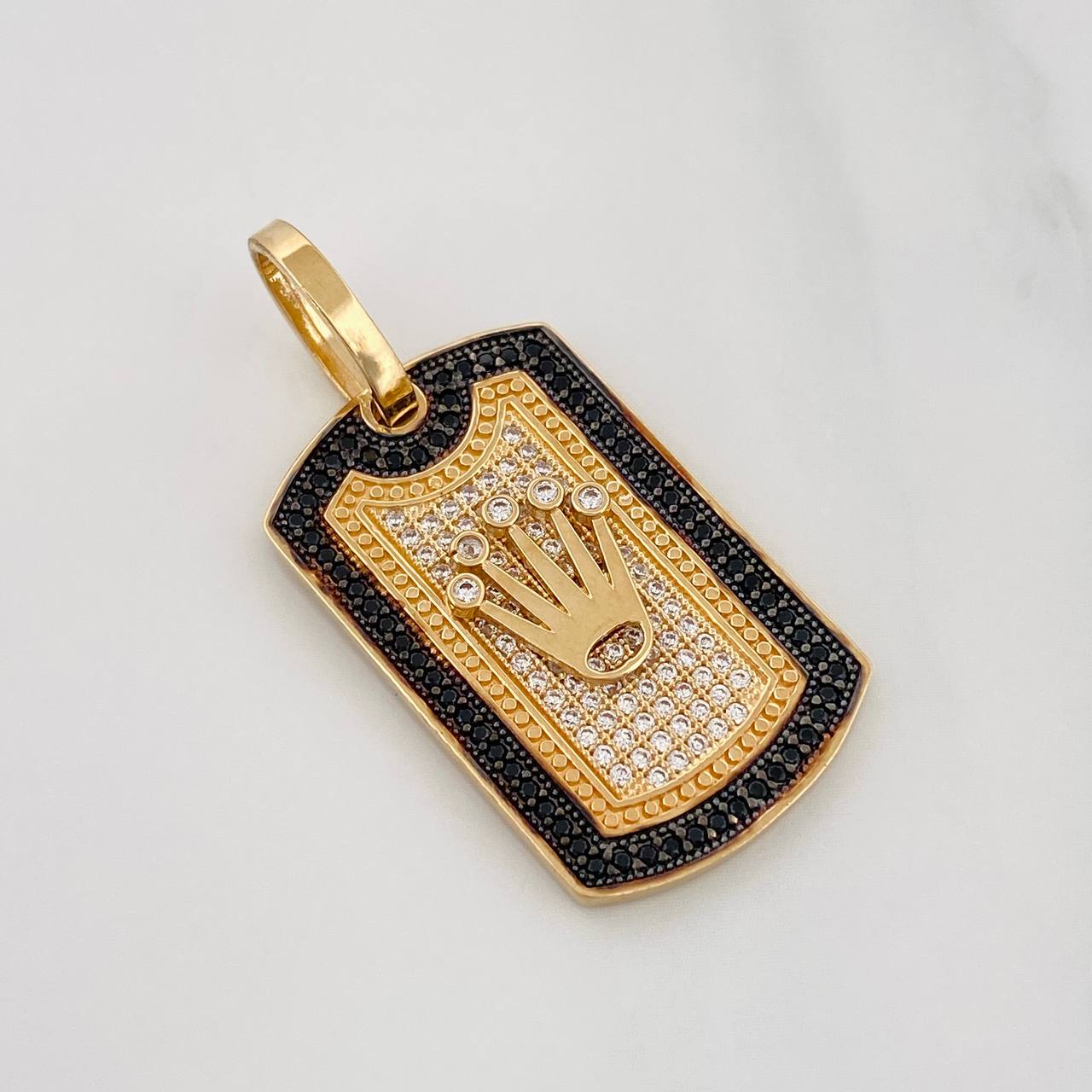 Pendant Medal Crown 7.1g / 1 1/2 in Two Golds Black Yellow 18K