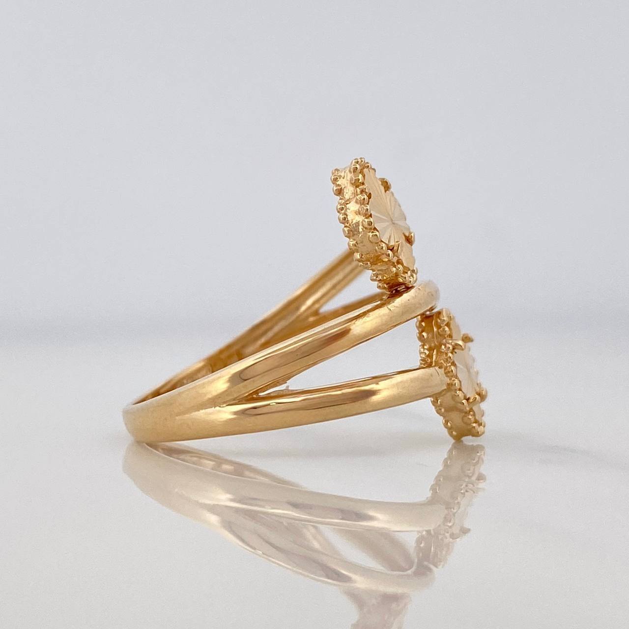 Anillo Trebol Cruzado Diamantado 3.35g / T7 Oro Amarillo 18K