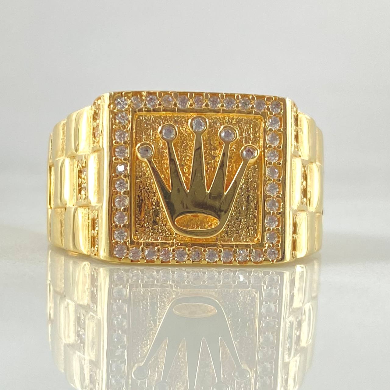 Square Crown Ring 8.1gr / Size 11 / 18K Gold ©