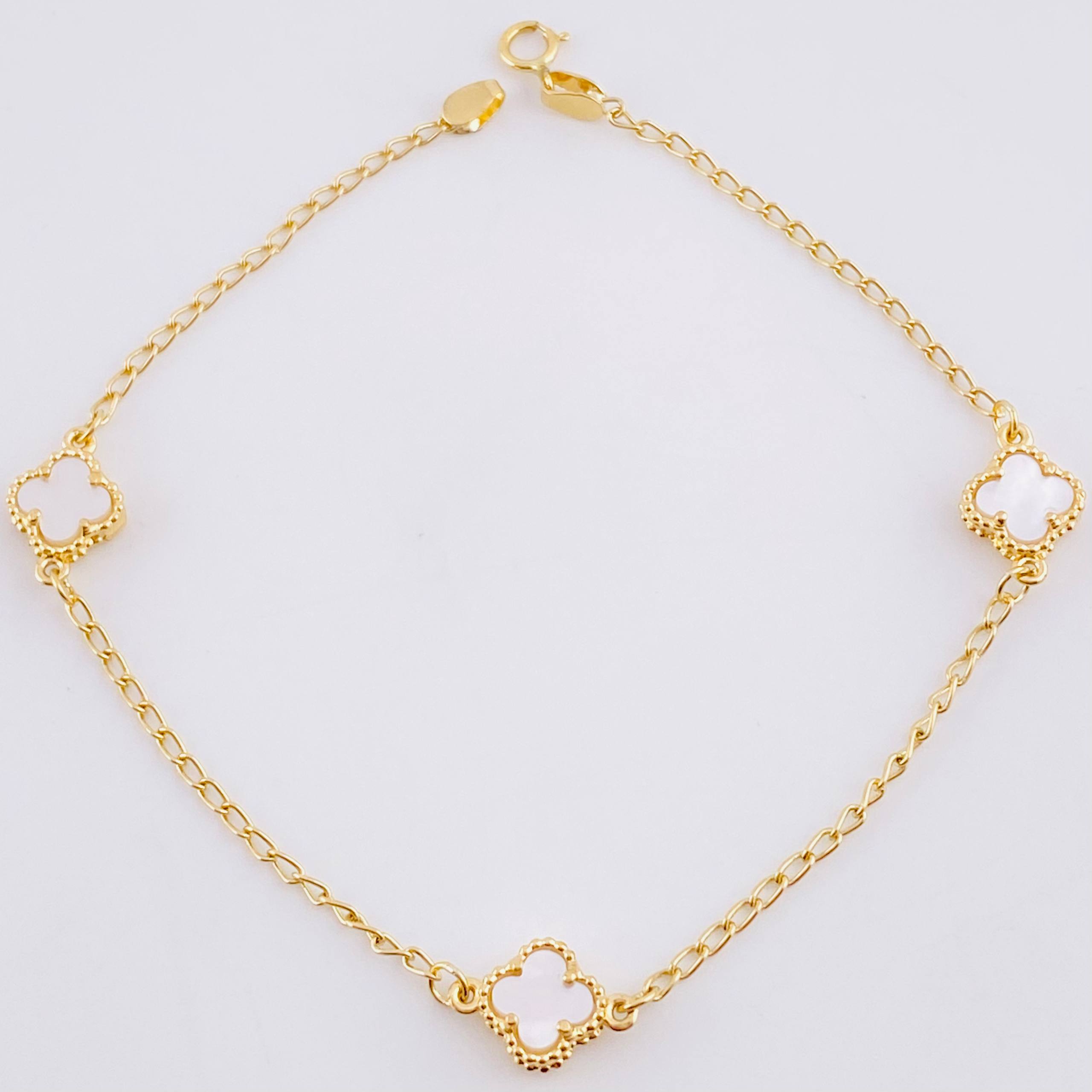 Classic Link Bracelet Mother of Pearl 2.9g / 7 1/4 in / 1.5mm Yellow Gold 18K