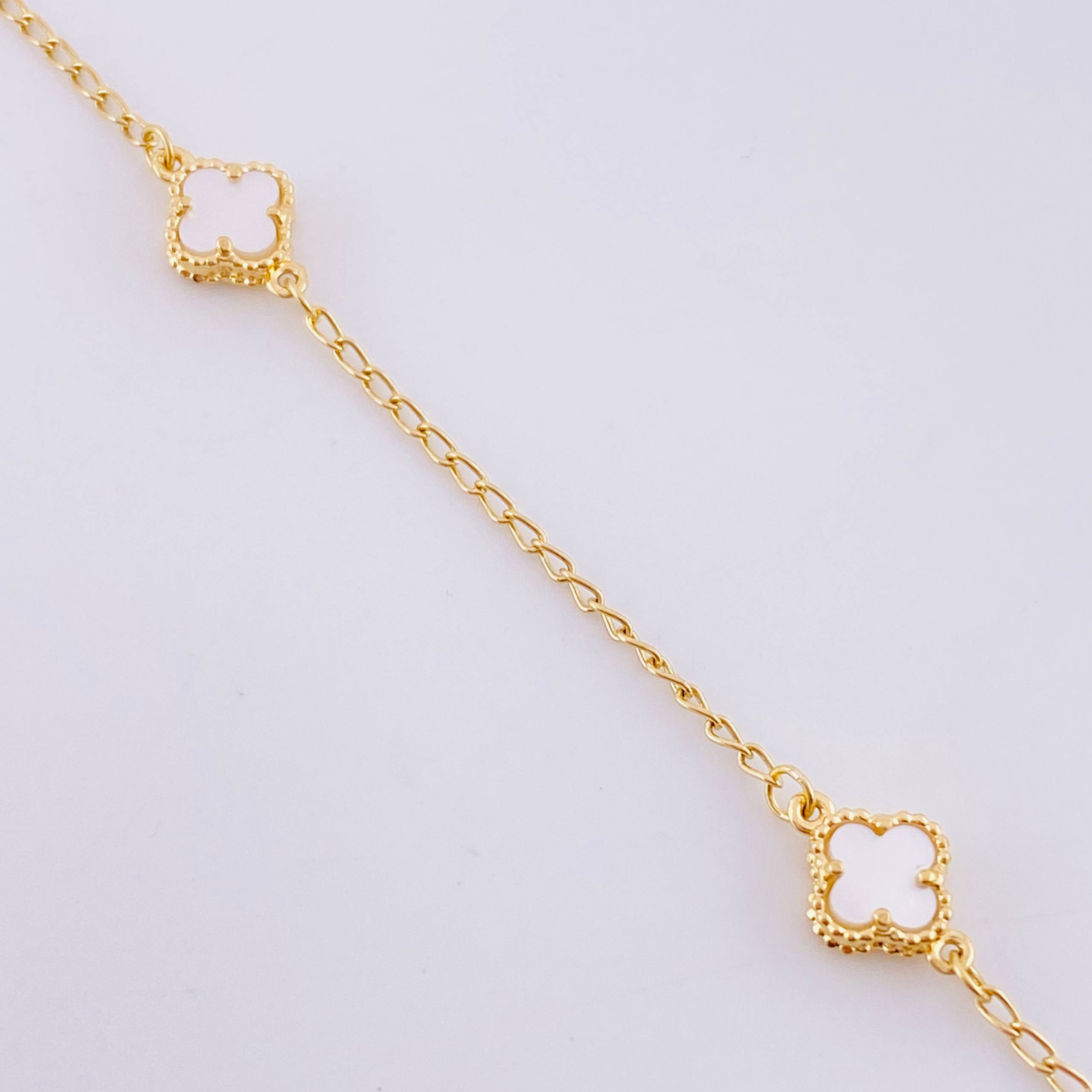 Pulso Aro Seguido Trebol Nacar 2.95g / 7 1/2 in / 1.5mm Oro Amarillo 18K