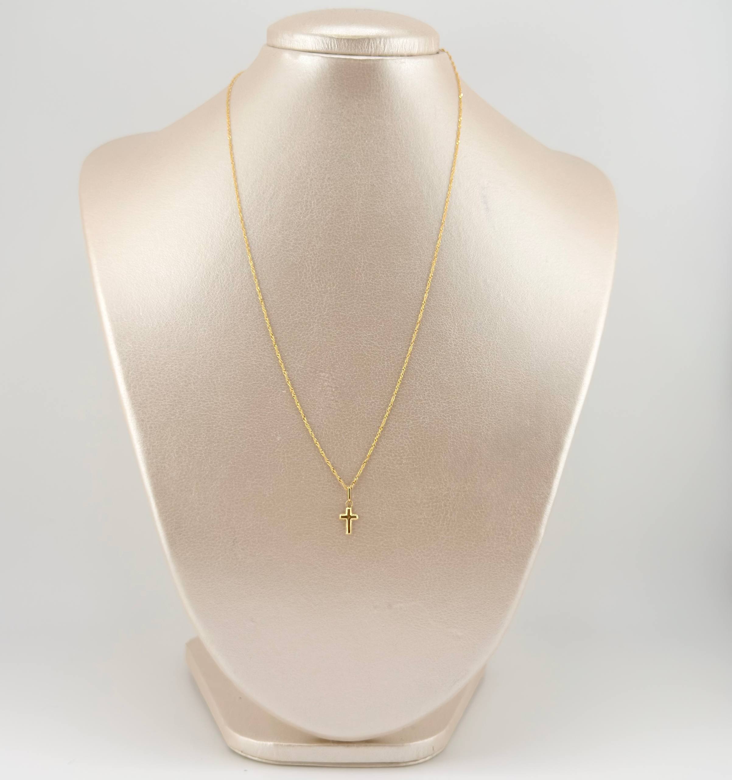 Set Cadena y Dije Singapur + Cruz 1.25gr / 17 3/4 in / Oro Amarillo 18K ©