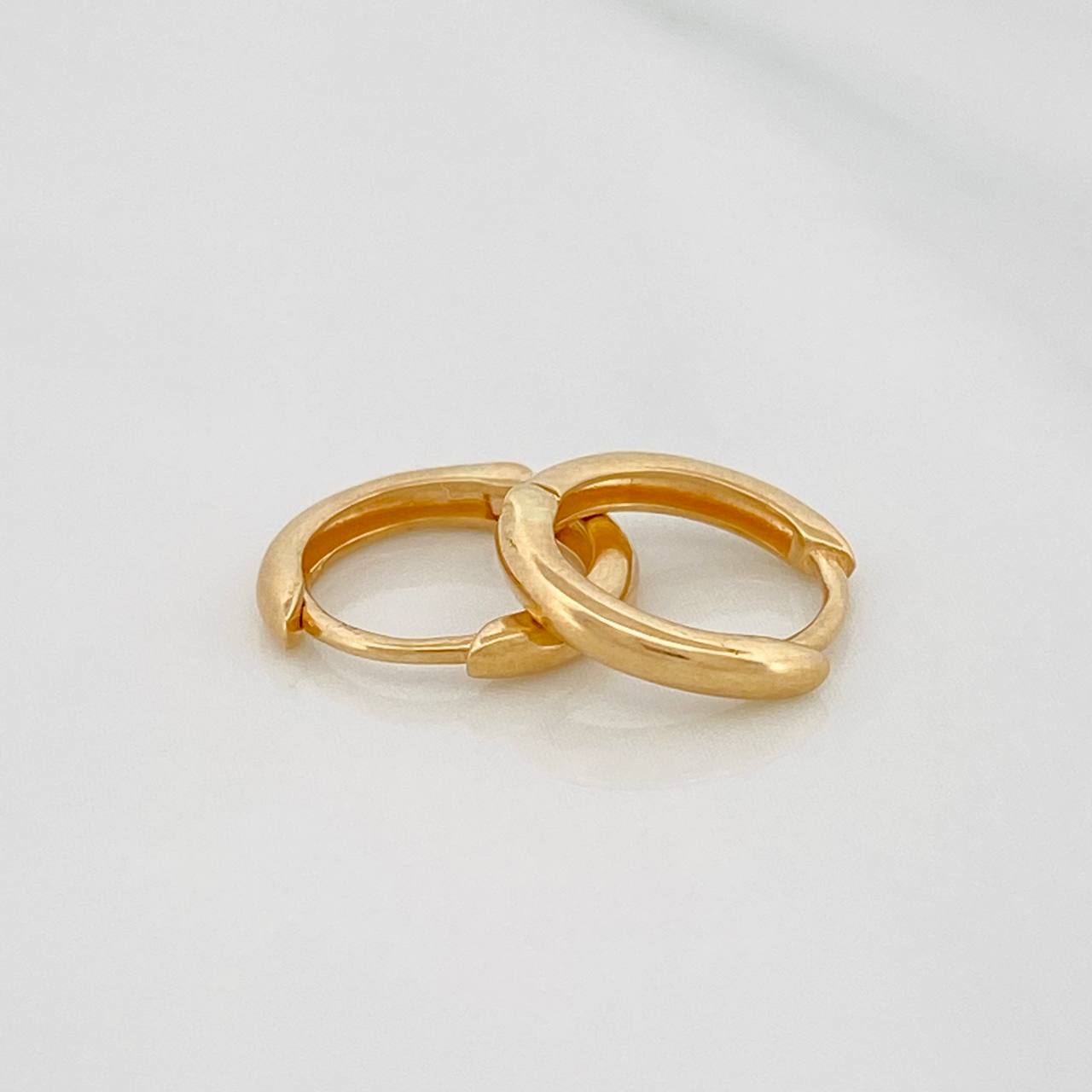 Hoop Earrings Smooth Hoop 1.45g / 1/2 in 18K Yellow Gold