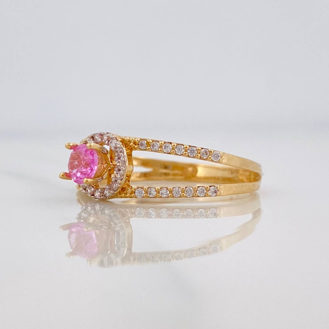 Halo Circle Ring 2.3g / Size 7 3/4 Two-Tone Yellow and White Gold 18K