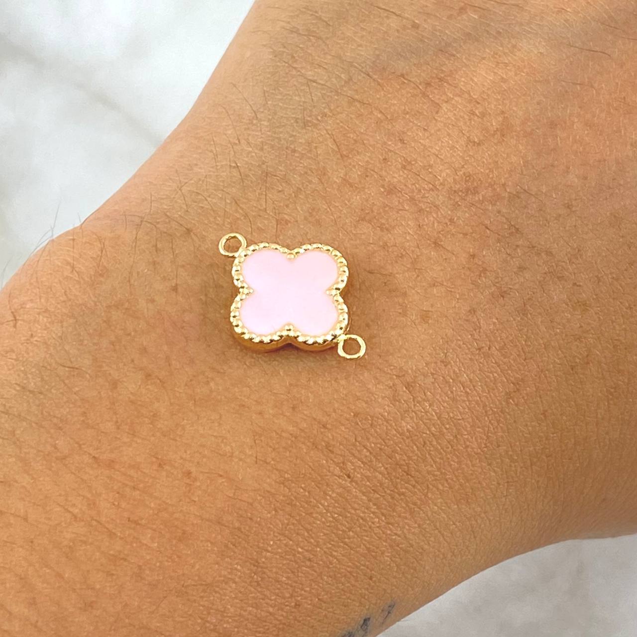 Herraje Trébol VCyA 0.95gr / 1.8cm / 13mm Resina Rosa Oro Amarillo 18K