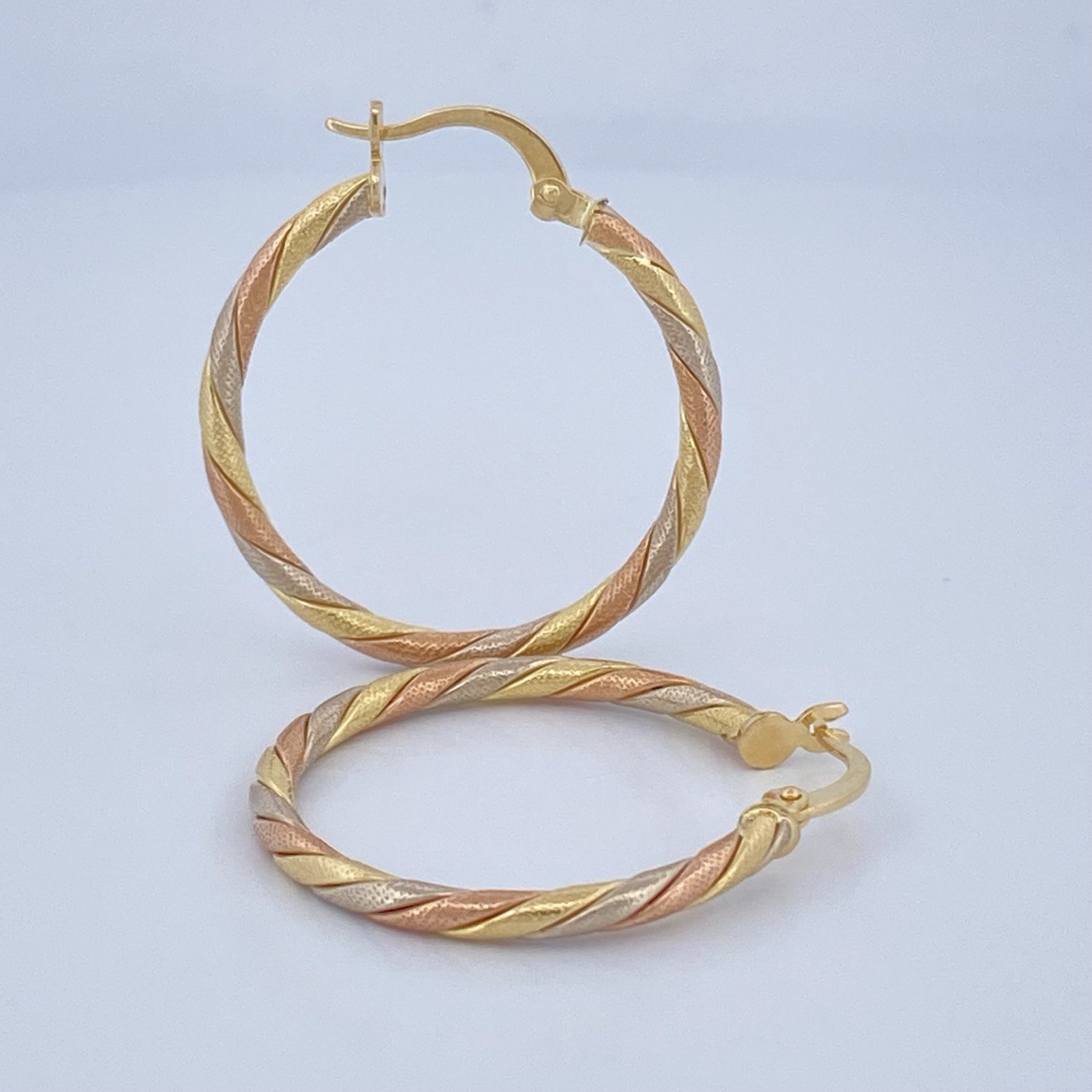 Hoop Earrings 2gr / 1.2in / 18K Gold &