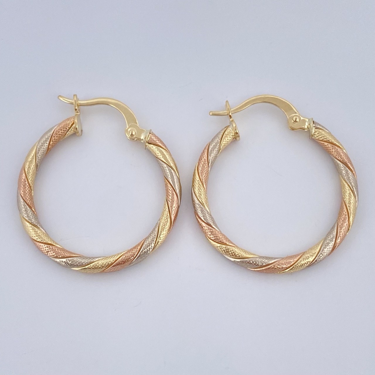 Hoop Earrings 1.7gr / 1.0in / 18K Gold &