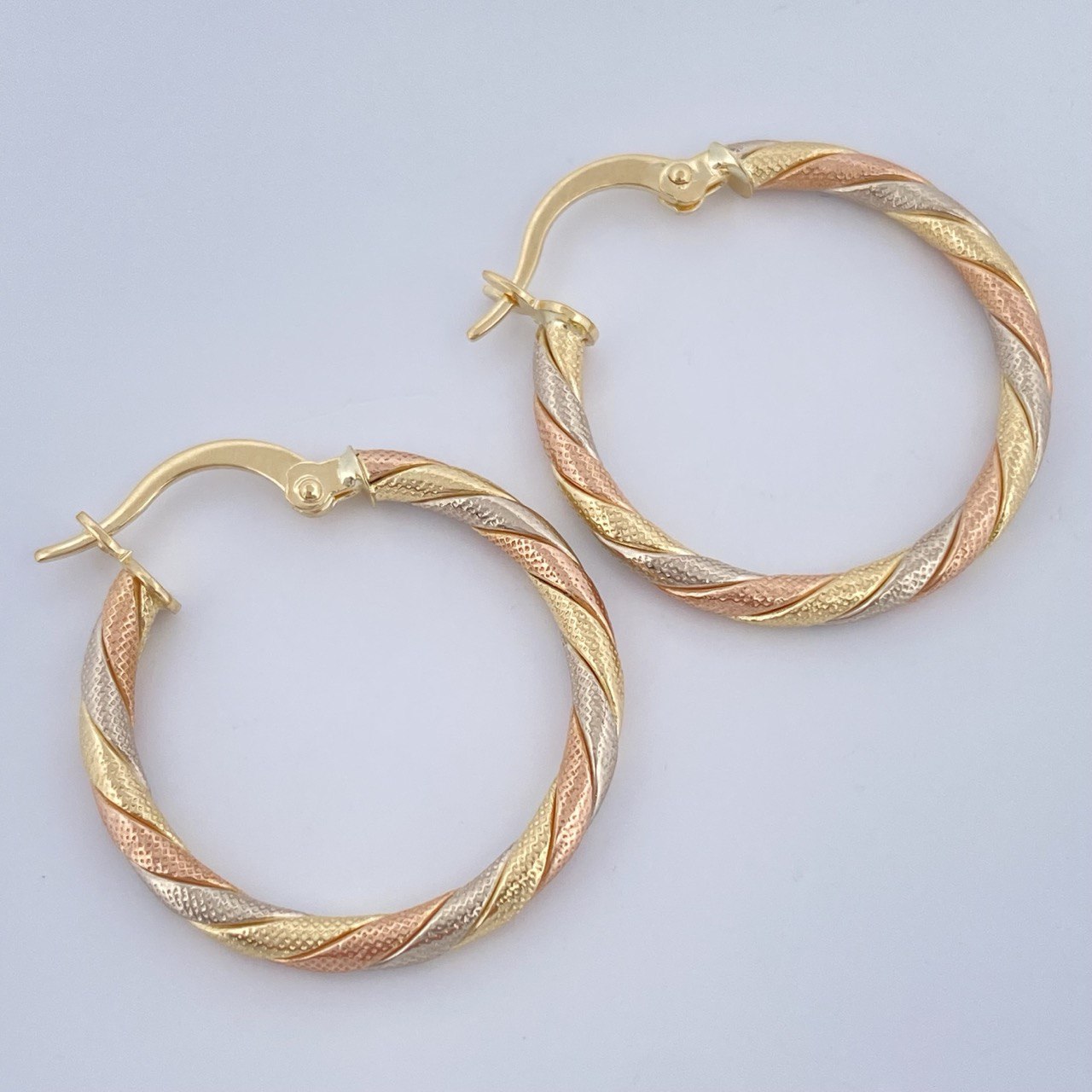 Hoop Earrings 1.7gr / 1.0in / 18K Gold &