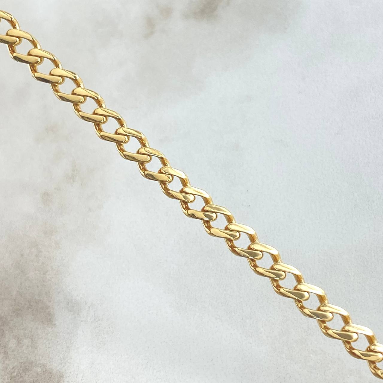 Cuban Links Bracelet 14.4gr / 8.5in / 5.2mm Lobster Claw Drawer 18K Gold ©