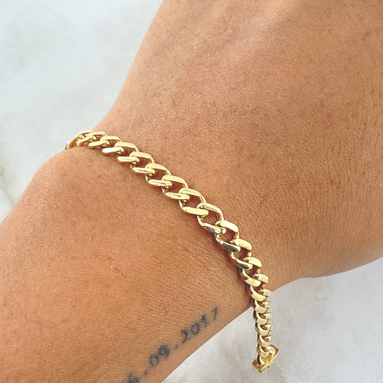 Cuban Links Bracelet 14.4gr / 8.5in / 5.2mm Lobster Claw Drawer 18K Gold ©