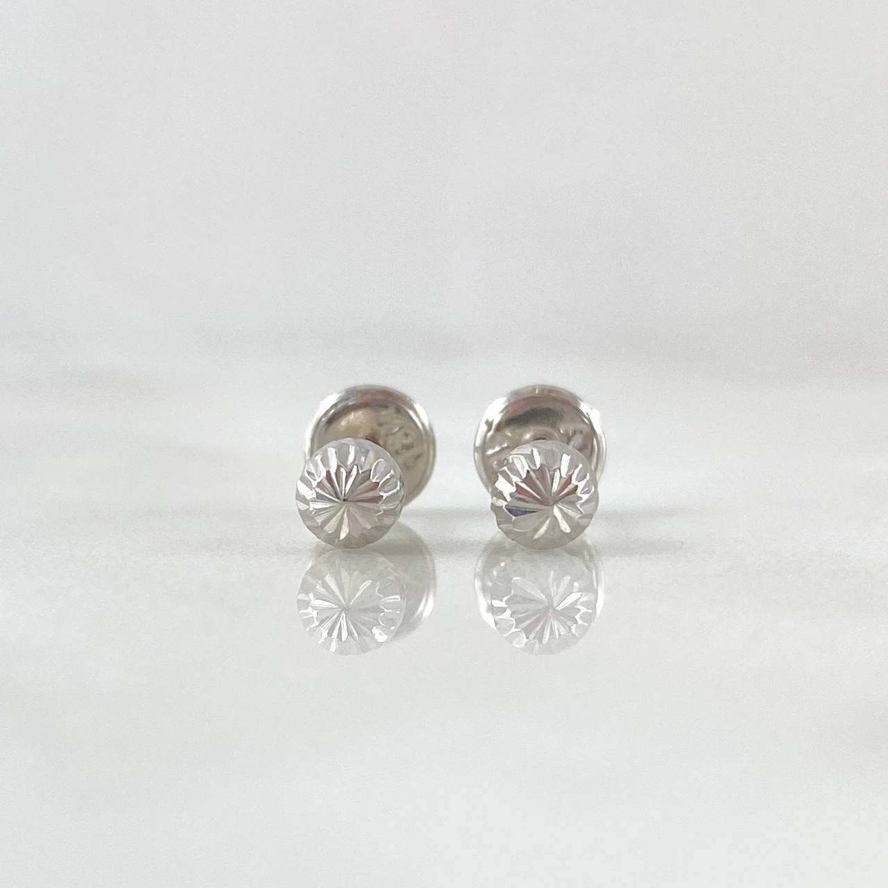 Stud Earrings Bead Faceted 0.45gr / 3mm 18K White Gold