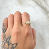 Infinity Partial Lily Solitaire Ring 2.85gr / Size 6 / 18K Gold ©