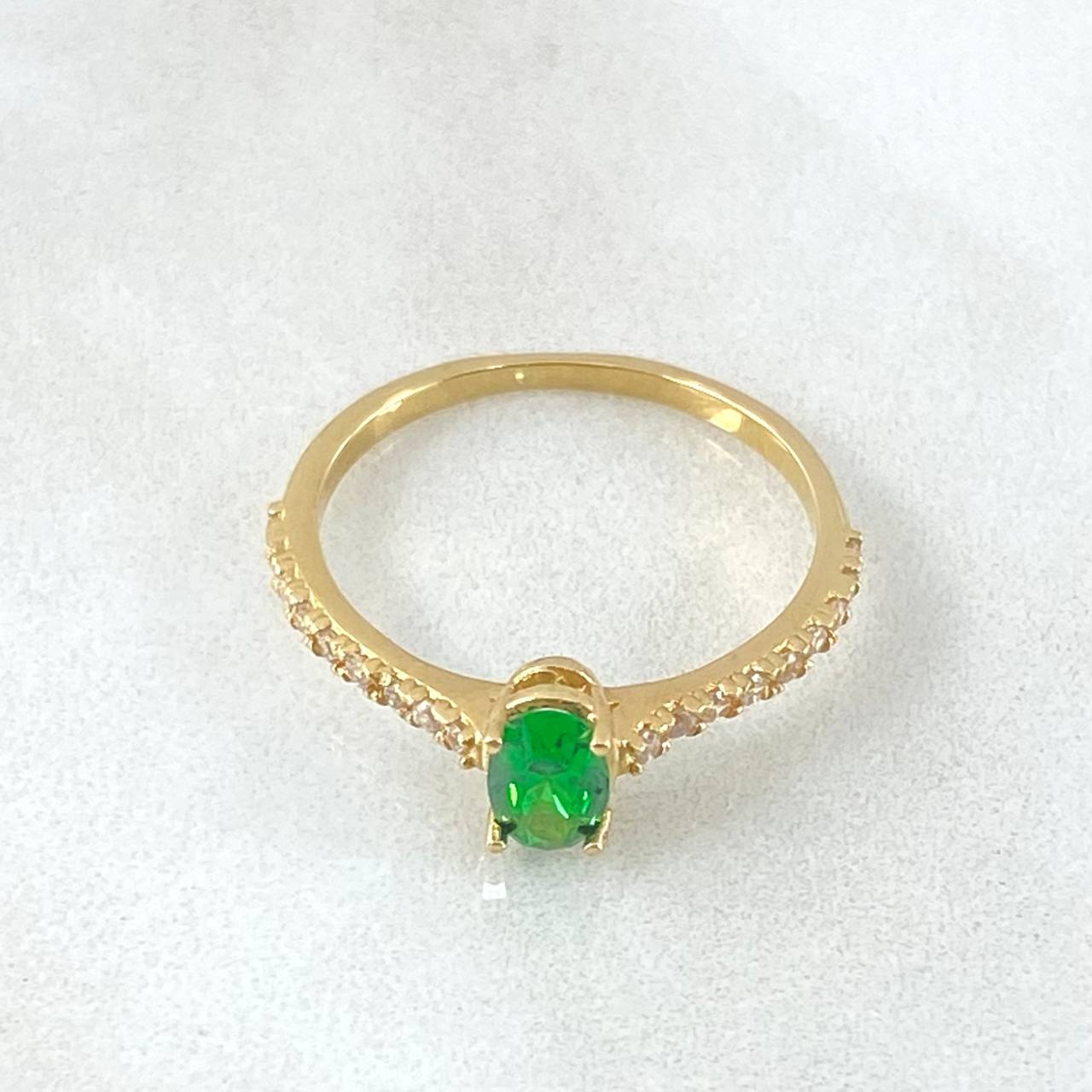 Oval Solitaire Ring 2.05gr / Size 7 / 18K Gold ©