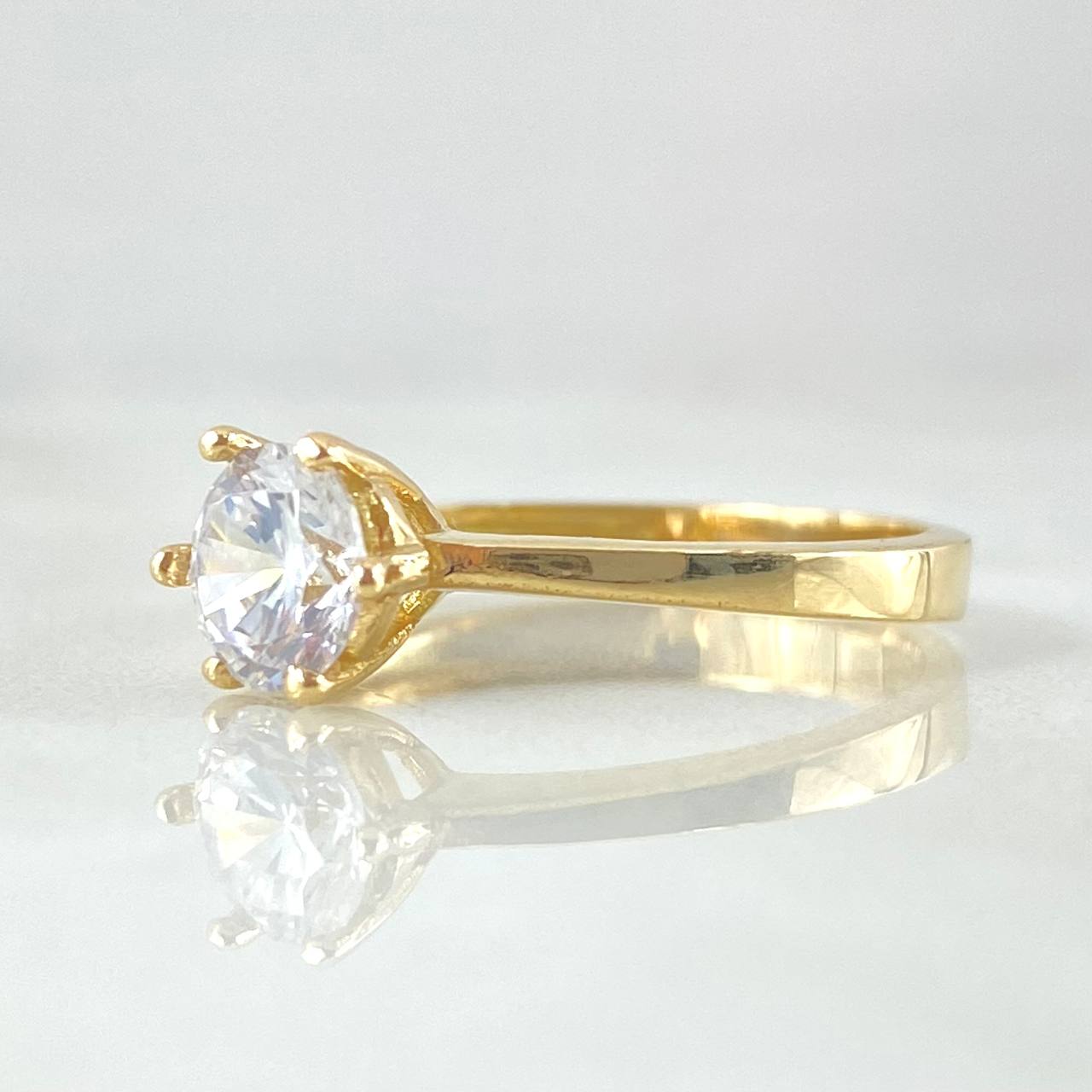 Smooth Solitaire Ring Six Prongs 2.8gr / Size 6 1/2 / 18K Gold ©