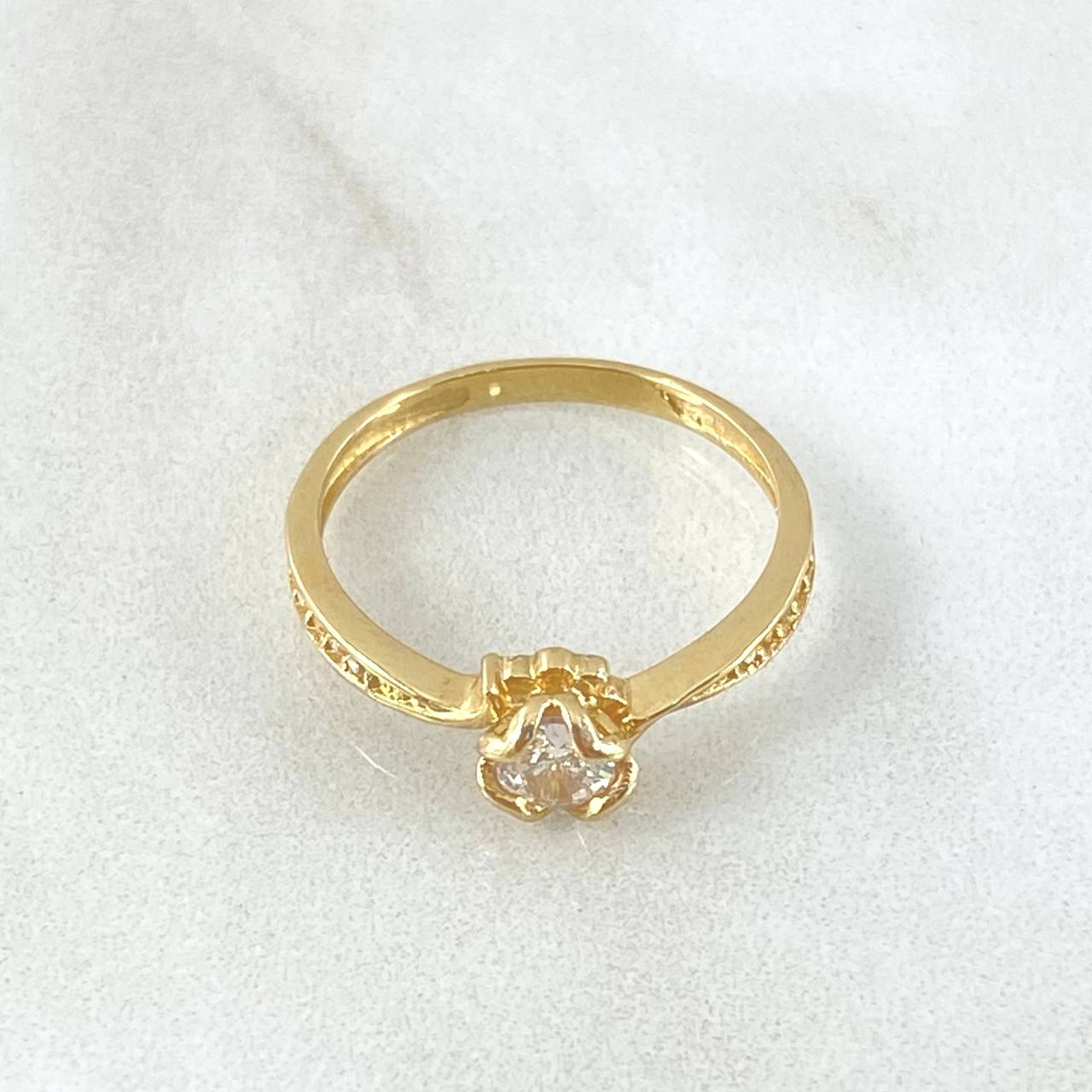 Solitaire Ring Curved Prongs 1.9gr / Size 5 3/4 / 18K Gold ©
