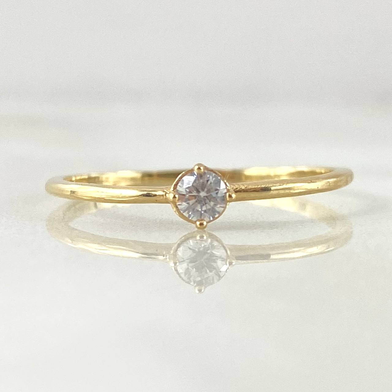 Solitaire Ring 1.1gr / Size 7 1/4 / 18K Gold ©