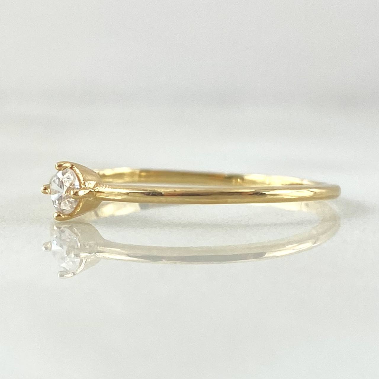 Solitaire Ring 1.1gr / Size 7 1/4 / 18K Gold ©