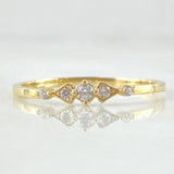Twinkling Star Ring 1.25gr / Size 7 1/2 / 18K Gold ©