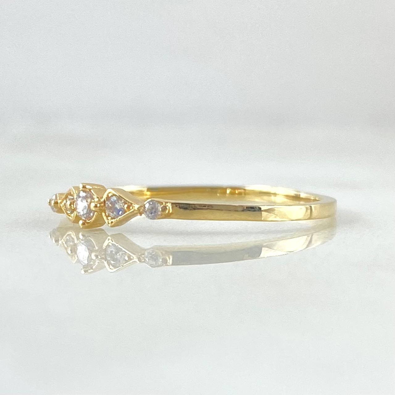 Twinkling Star Ring 1.25gr / Size 7 1/2 / 18K Gold ©