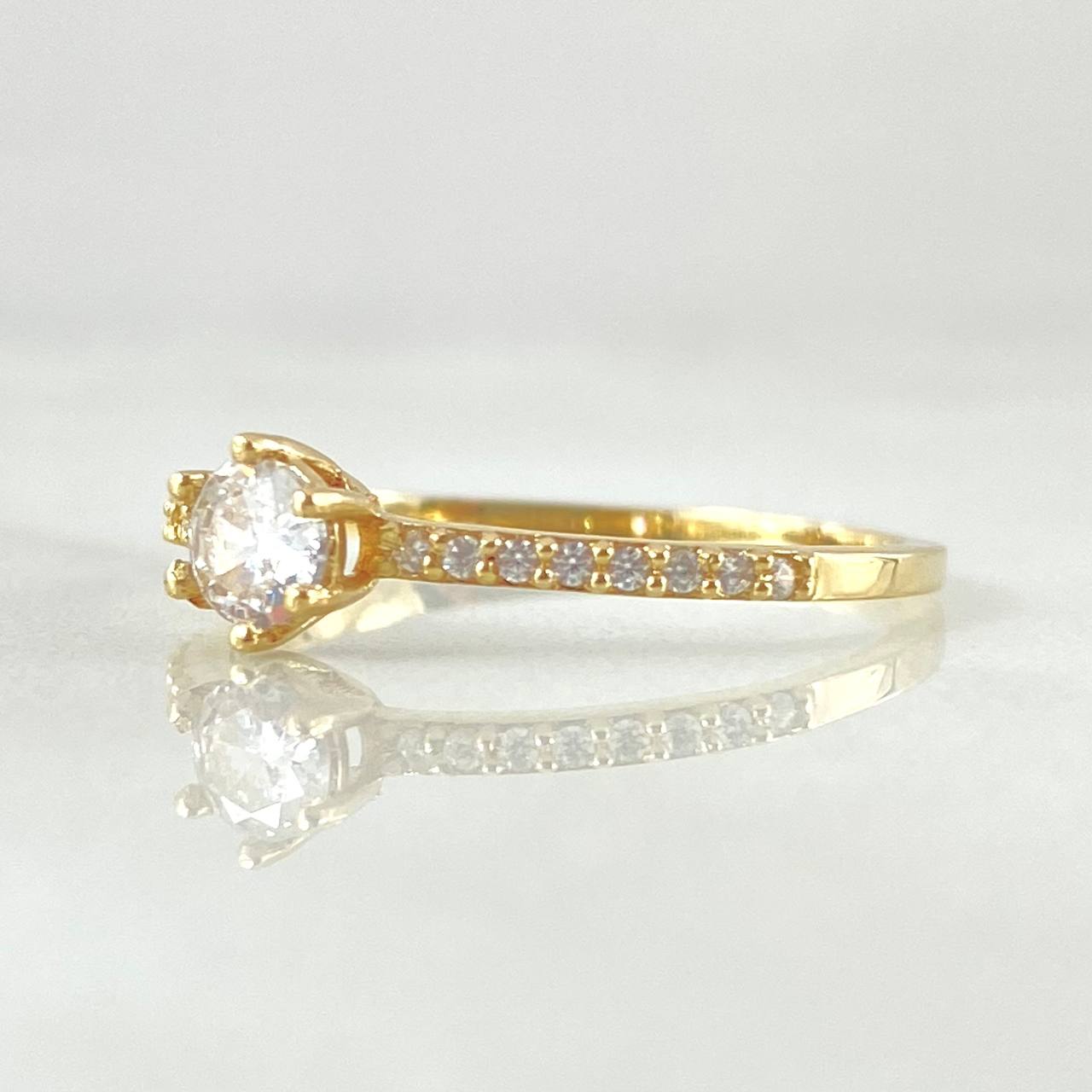 Dense Solitaire Ring 1.4gr / Size 7 / 18K Gold ©