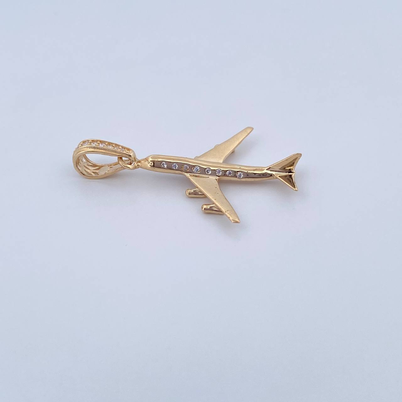 Dije Avion 2.75gr / 4cm / Circones Blancos Oro Amarillo 18K &