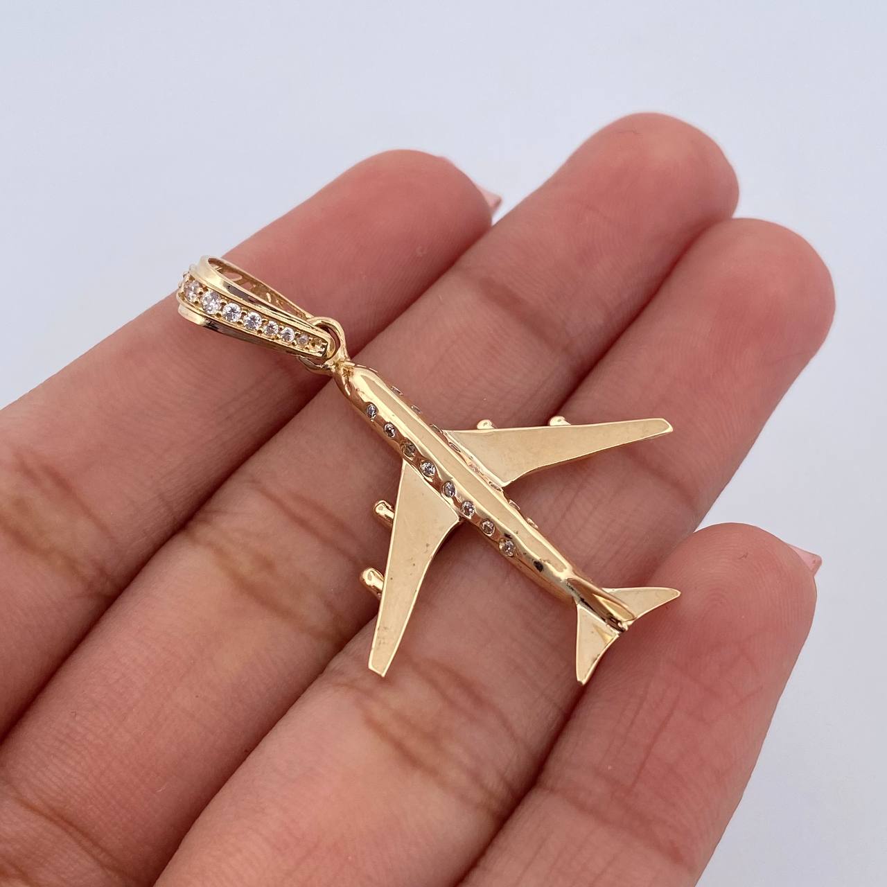 Dije Avion 3.1gr / 3.9cm / Circones Blancos Oro Amarillo 18K &