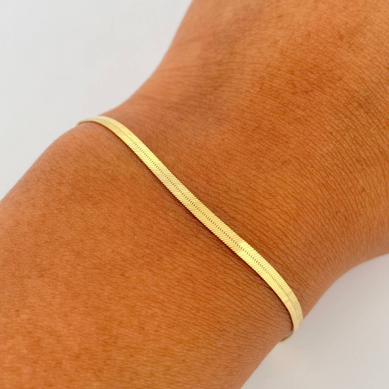 Herringbone Bracelet 2.3gr / 7.5in / 18K Gold +3$