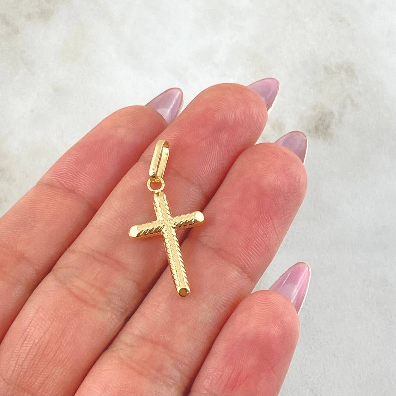 Dije Cruz Puntas Planas 0.9gr / 1 1/4 in / Oro Amarillo 18K *