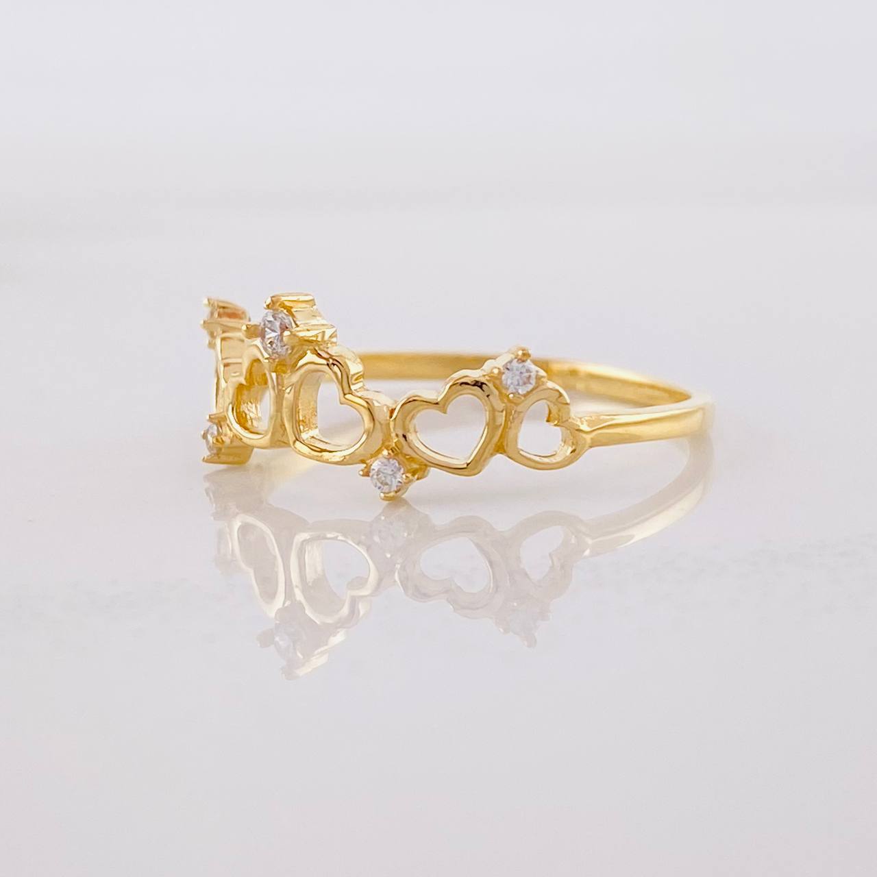 Anillo Corazones Corona 1.5g / T6 1/2 Oro Amarillo 18K