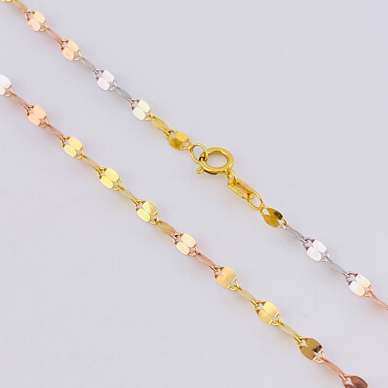 Mirror Flower Chain 2.2 g / 19 3/4 in / 2.6 mm Three Golds 18K
