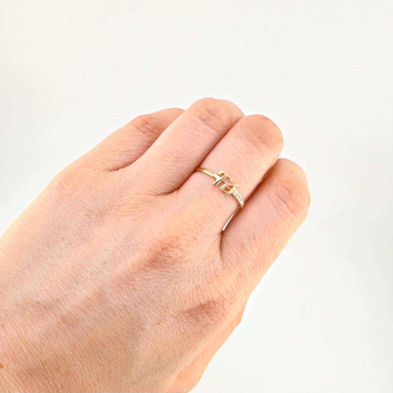 Faith Ring 0.95 g / T8 Yellow Gold 18K