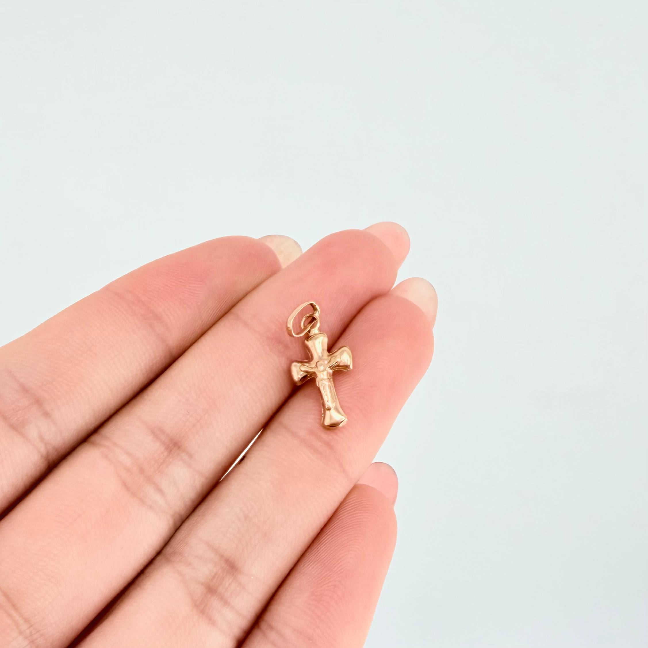 Dije Cruz Cristo 0.45gr / 3/4 in / Oro Rosa 18K ©