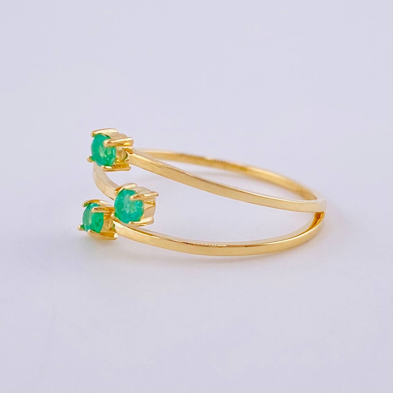 Anillo Puntas De Orion Esmeraldas 22pts 1.35gr / T7 / Oro Amarillo 18K