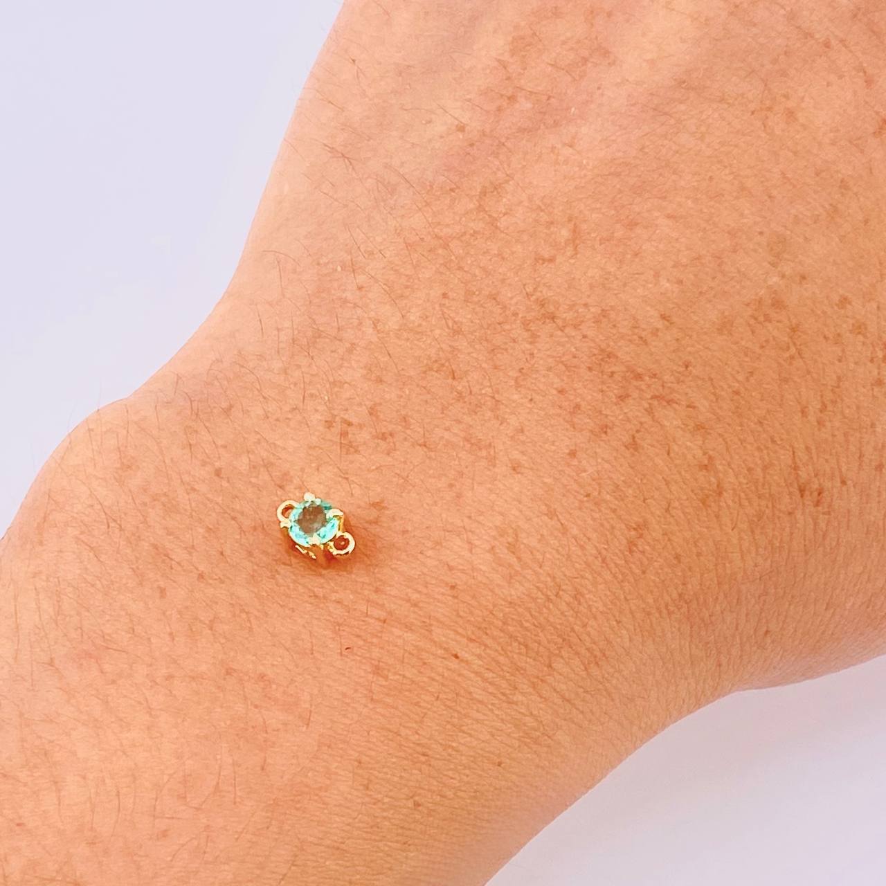 Herraje Piedra Circular Esmeralda 23pts 0.4gr / 1/4 in / Oro Amarillo 18K