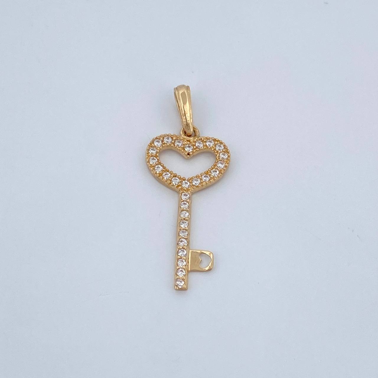 Heart Key Pendant 1.3gr / 1.2in / 18K Gold &
