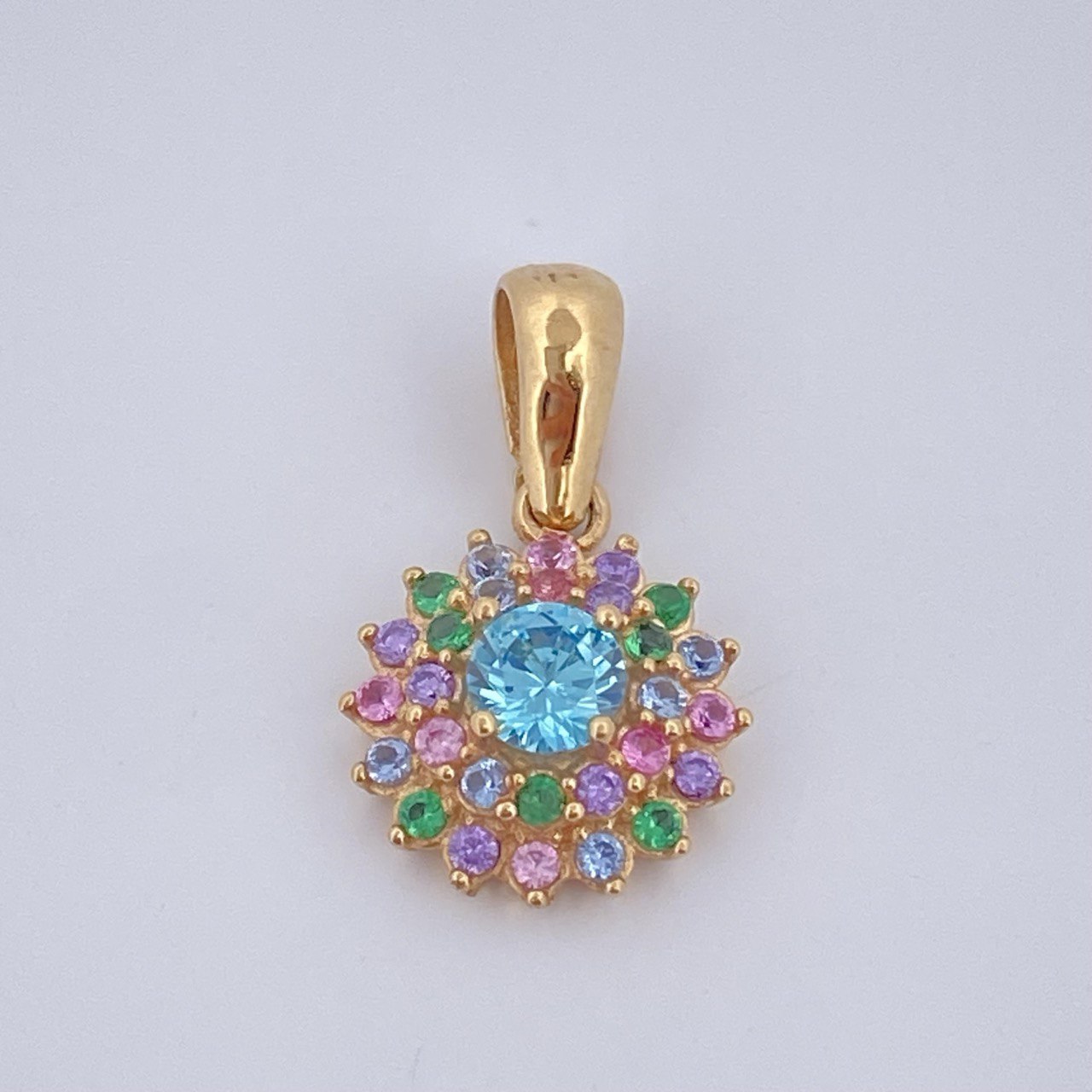 Lotus Flower Pendant 1.75gr / 1.8cm / 18K Gold !