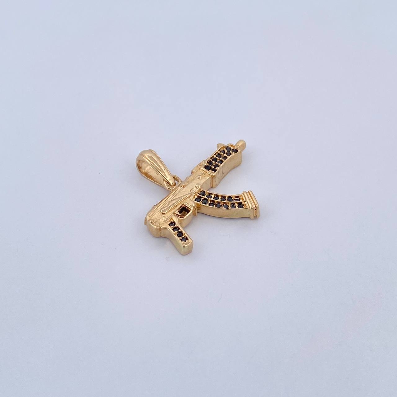 Dije MP15 3.9gr / 2.5cm / Circones Negros Oro Amarillo 18K &