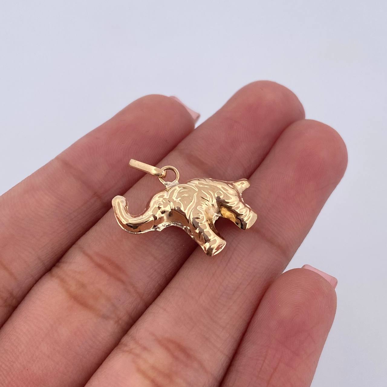 Pendant Elephant 0.8gr / 2cm / 18K Yellow Gold Stamped &