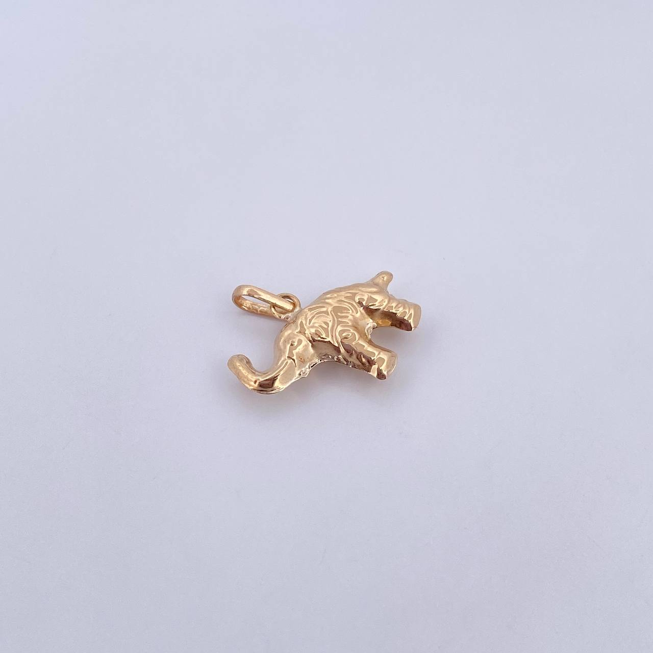Pendant Elephant 0.8gr / 2cm / 18K Yellow Gold Stamped &