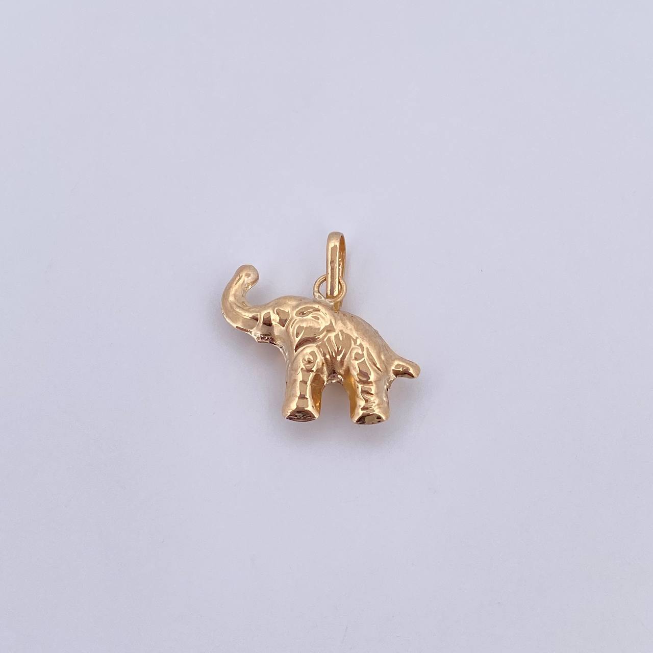 Pendant Elephant 0.8gr / 2cm / 18K Yellow Gold Stamped &