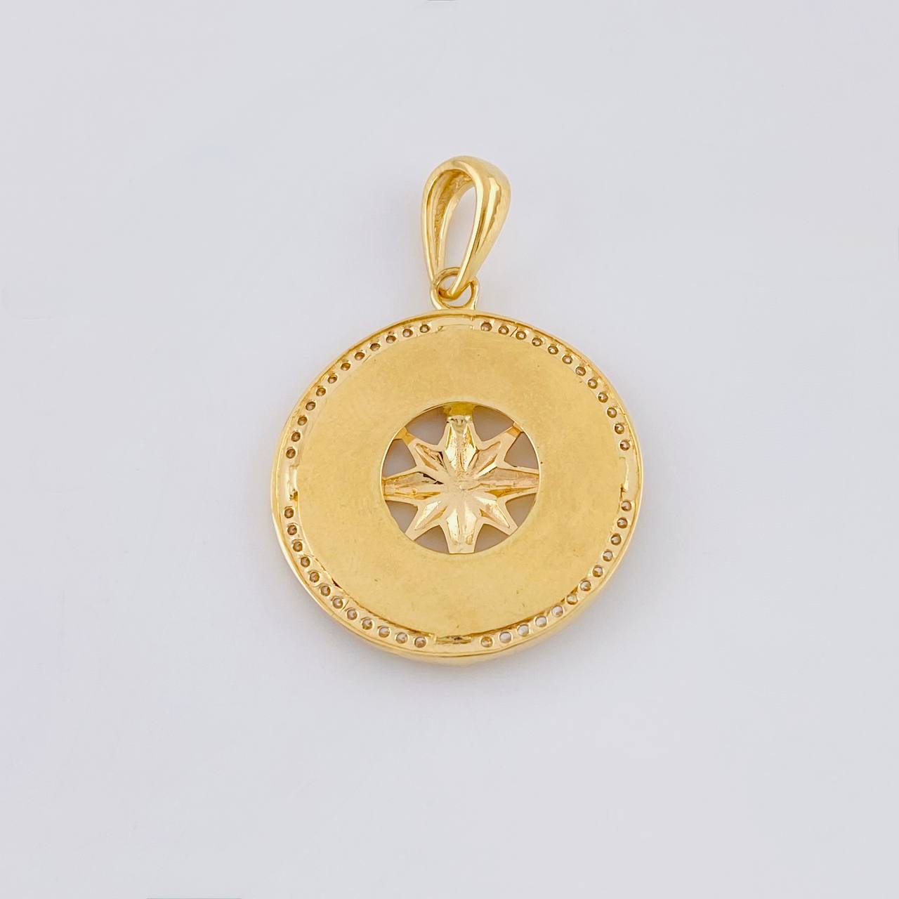 Dije Medalla Estrella Cardinal 4.3g / 1 1/4 in Oro Amarillo 18K