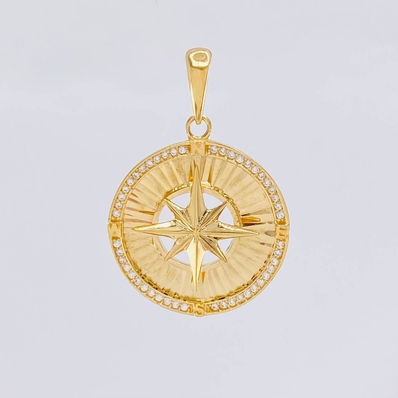Dije Medalla Estrella Cardinal 4.3g / 1 1/4 in Oro Amarillo 18K