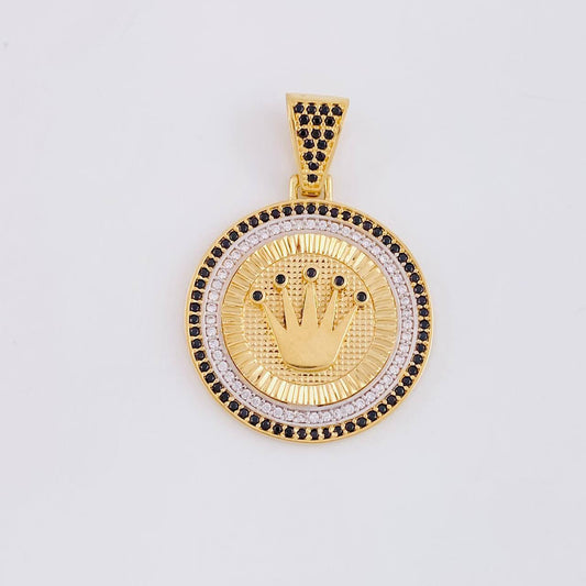 Dije Medalla Corona 6.95g / 1 1/2 in Dos Oros Amarillo Blanco 18K