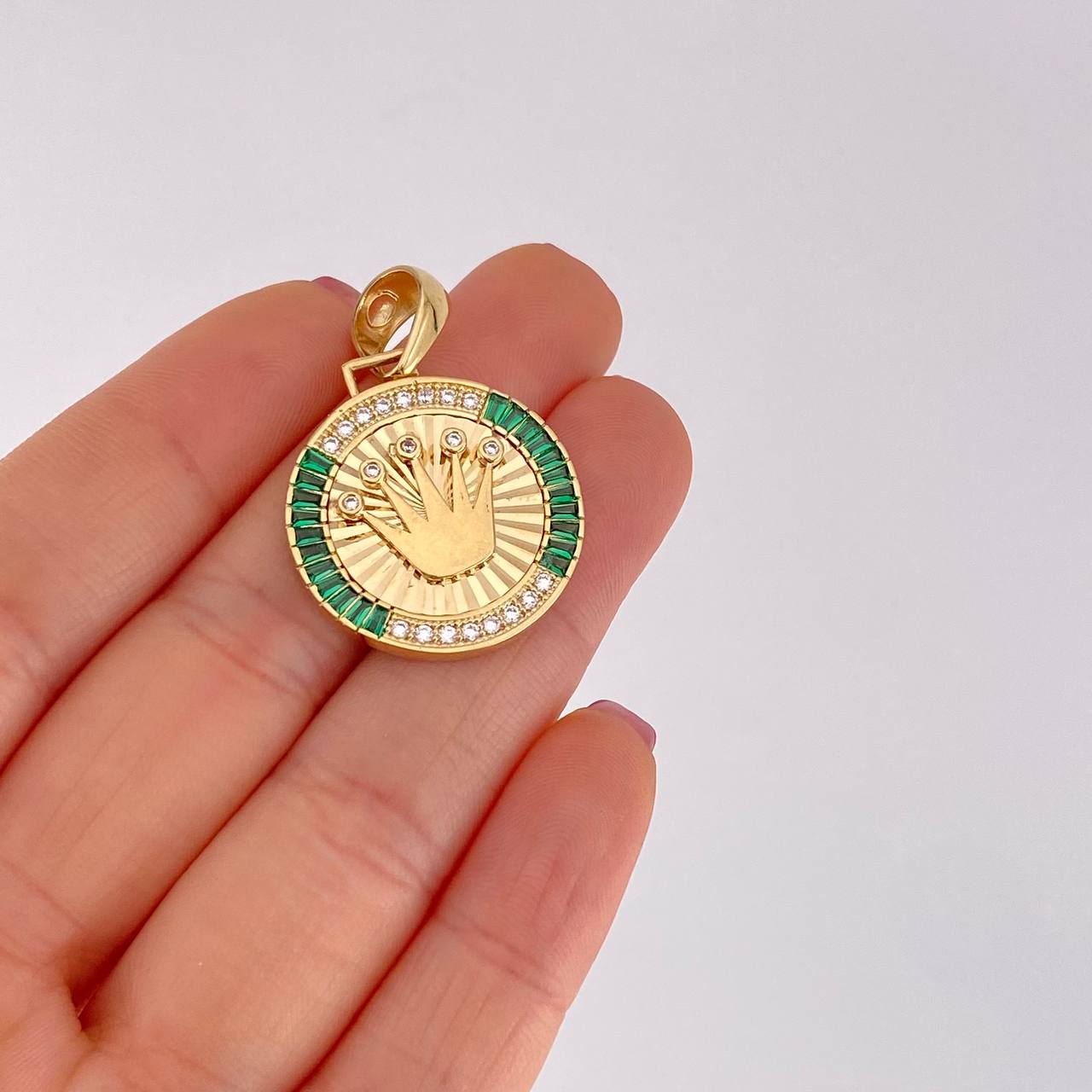 Dije Medalla Corona 5.85g / 1 1/2 in Oro Amarillo 18K