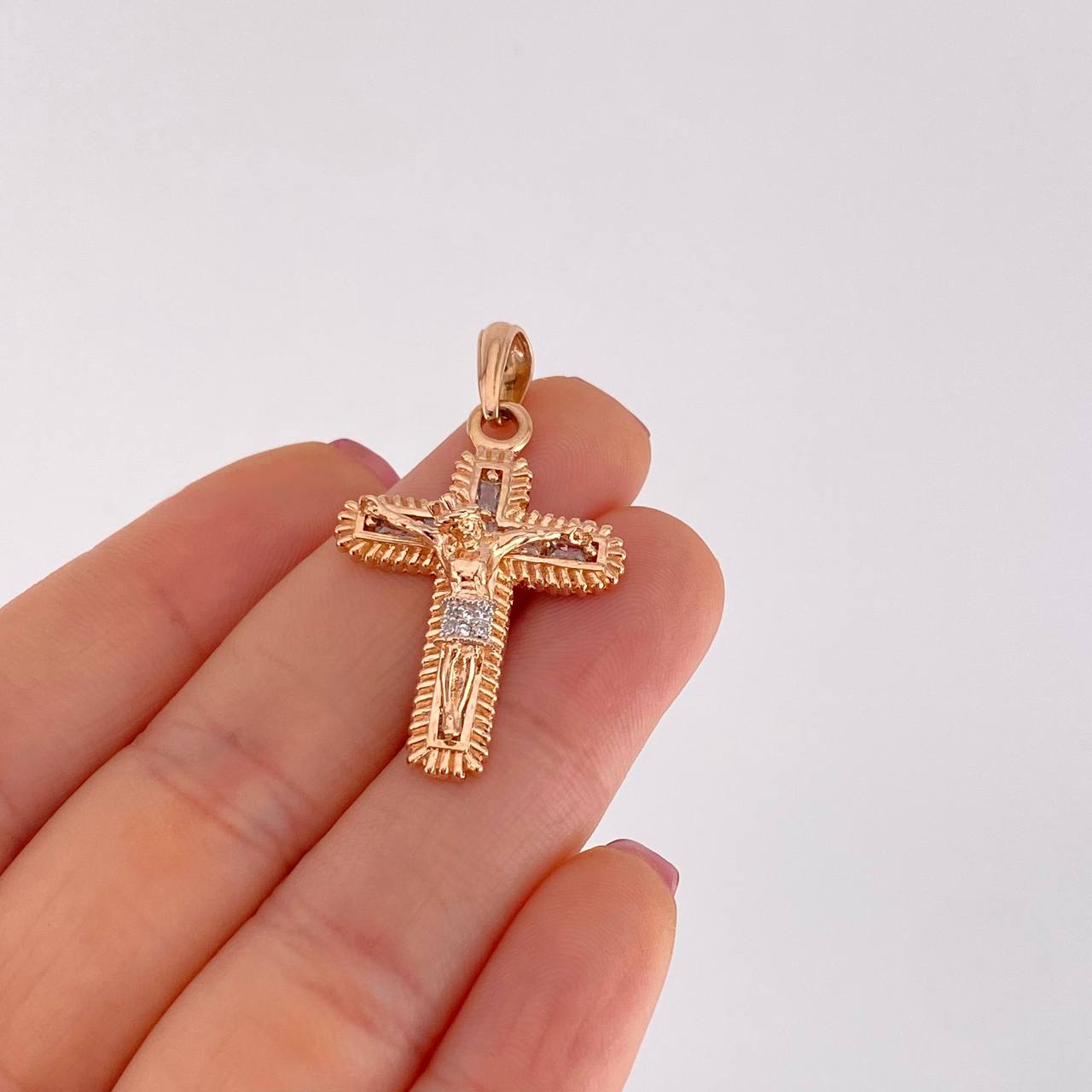 Dije Cruz Cristo 6.6g / 1 1/2 in Dos Oros Blanco Rosa 18K