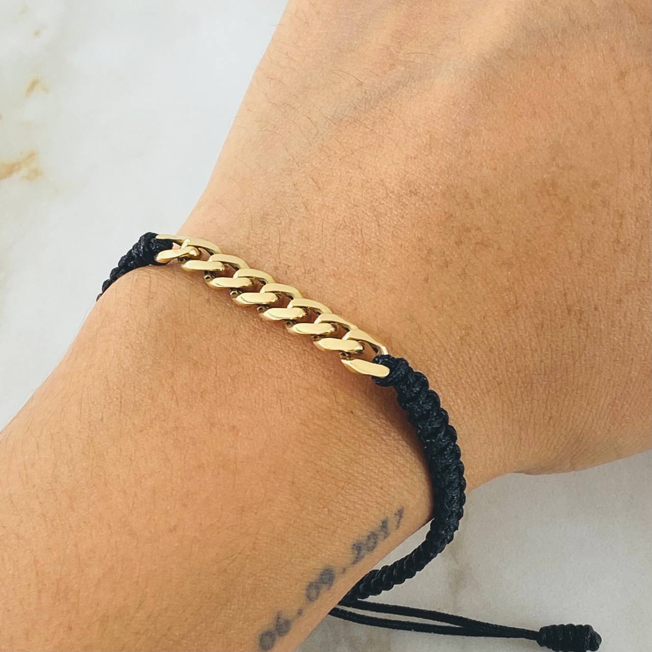 Pulsera Negra Herraje Retazo Cubano 1.6gr / Oro 18K ©