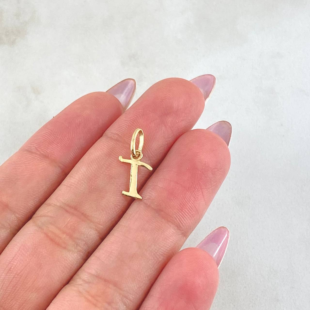 Pendant Letter T Cursive 0.35gr / 3/4 in / 18K Gold ©