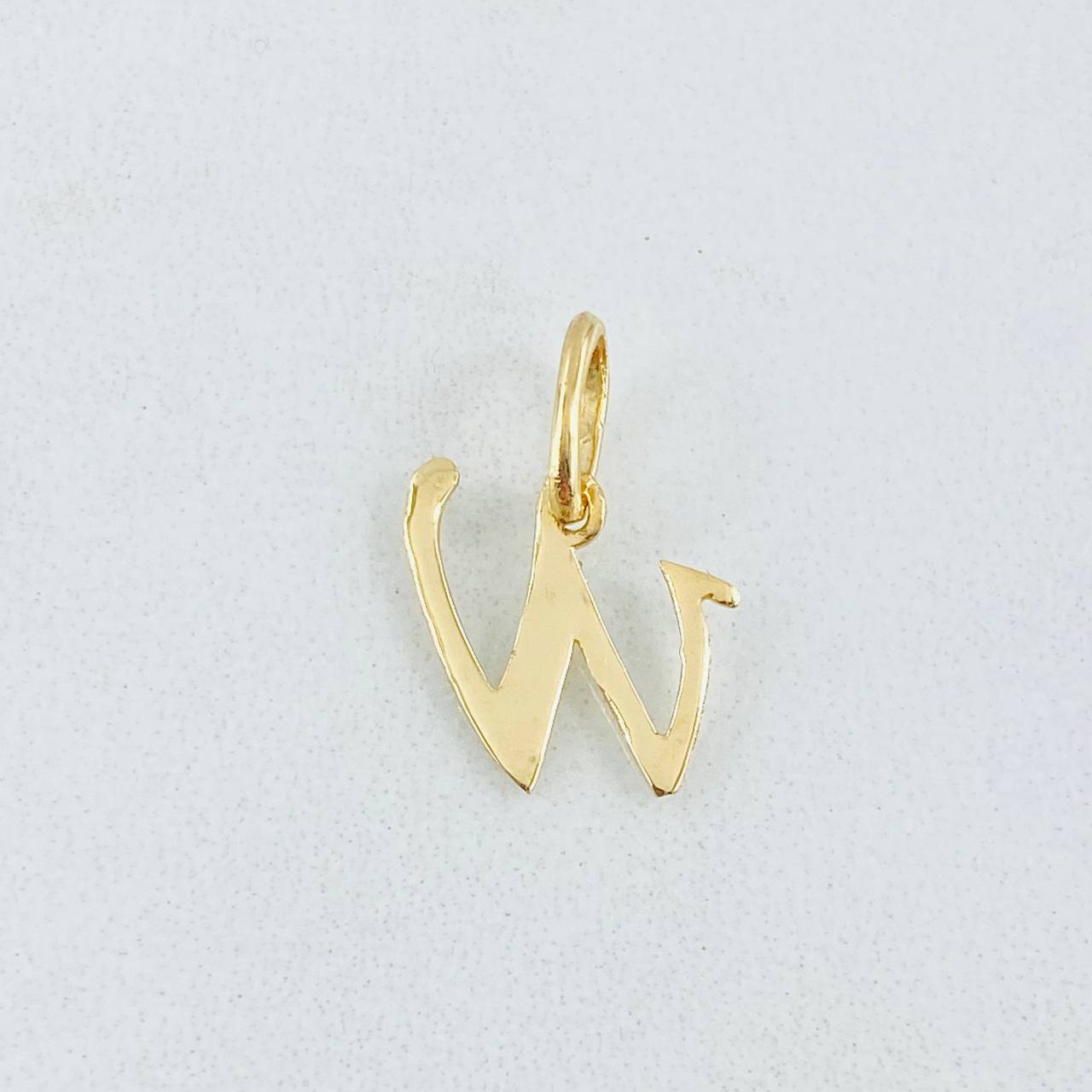 Pendant Letter W Cursive 0.45gr / 0.8in / 18K Gold ©